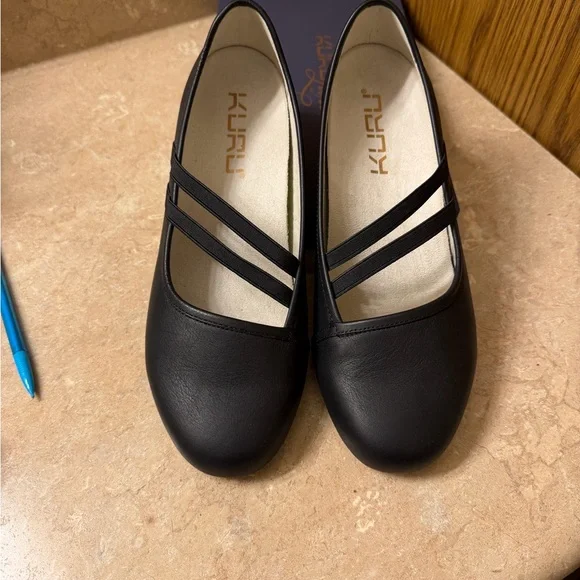 KURU Women's Black Flats - Picture 9 of 13